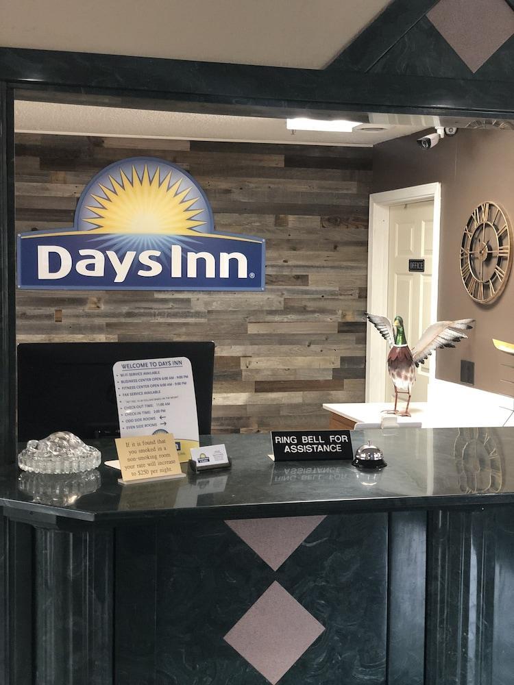 Days Inn & Suites By Wyndham Stuttgart Exterior foto